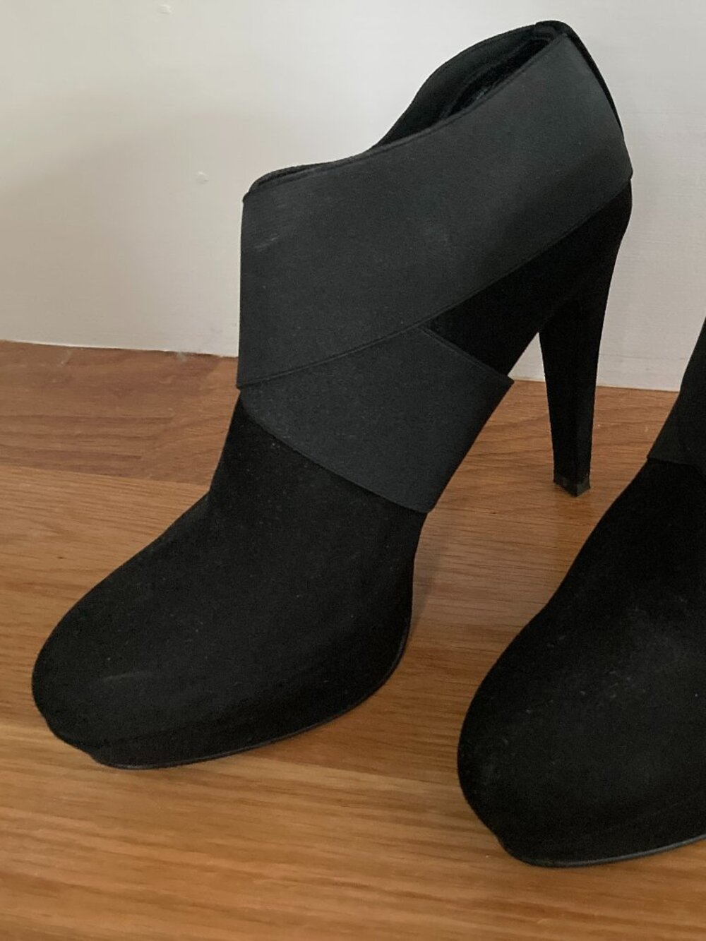 Stuart Weitzman - Suede Platform heel ankle shoes